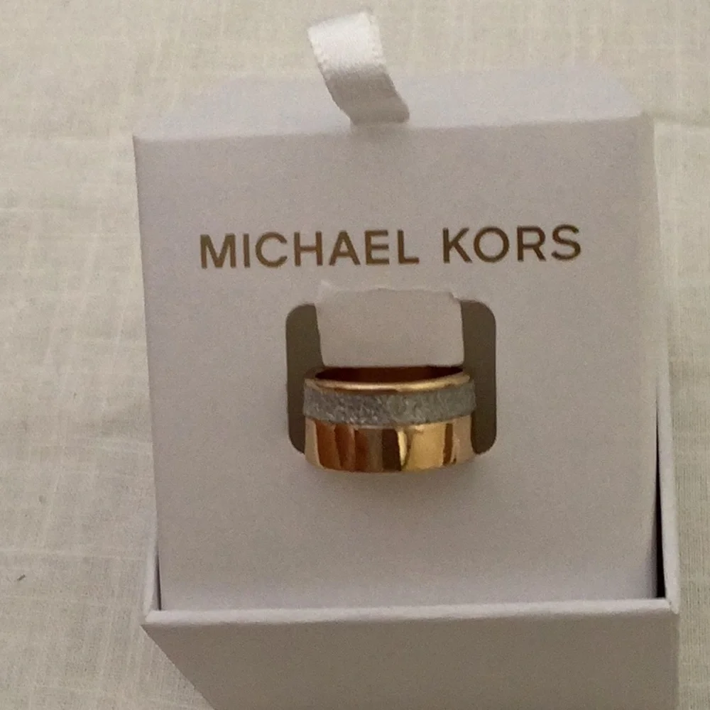 MK Brass Ring 💖 - Picture 4 of 6